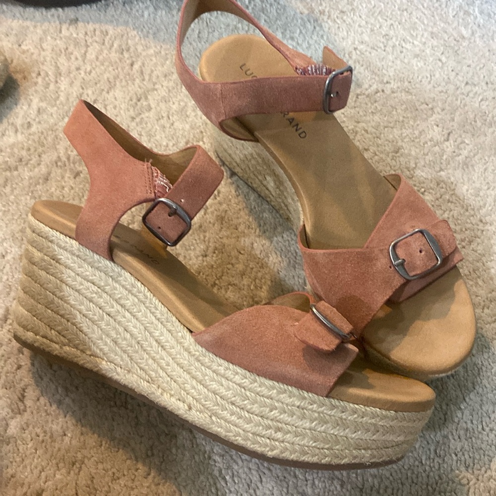 Lucky pink sandals, size 9